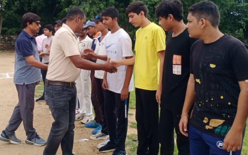 ब्लॉक स्तरीय क्रिकेट प्रतियोगिता का शुभारंभ