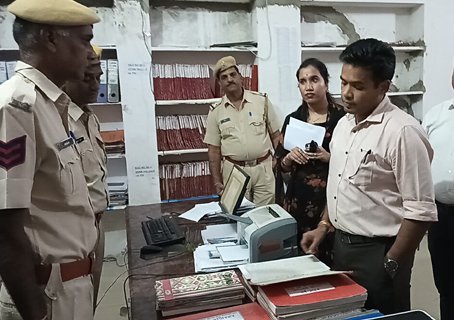 चित्तौड़गढ़: जिला कलक्टर ने पारसोली और बेंगू पुलिस थाने का निरीक्षण किया