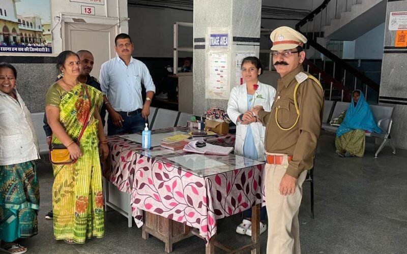 एमबी चिकित्सालय में वर्ल्ड रिमेम्बरेंस डे पर सड़क सुरक्षा जागरूकता गतिविधियों का आयोजन