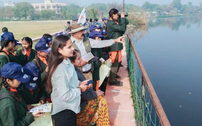 जयपुर बर्ड फेस्टिवल में नौनिहालों ने देखा परिंदों का रंगीन संसार